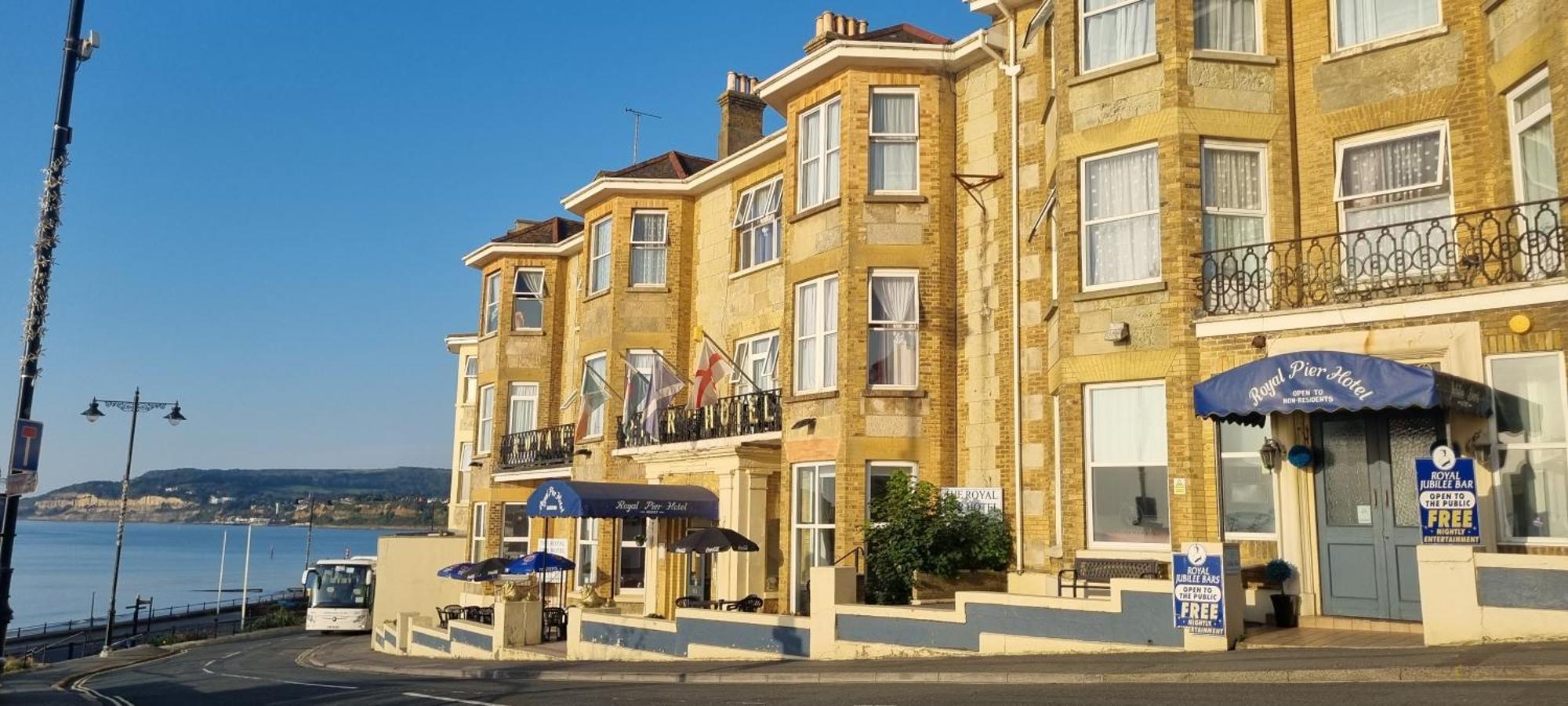 Royal Pier Hotel Сандаун Екстериор снимка